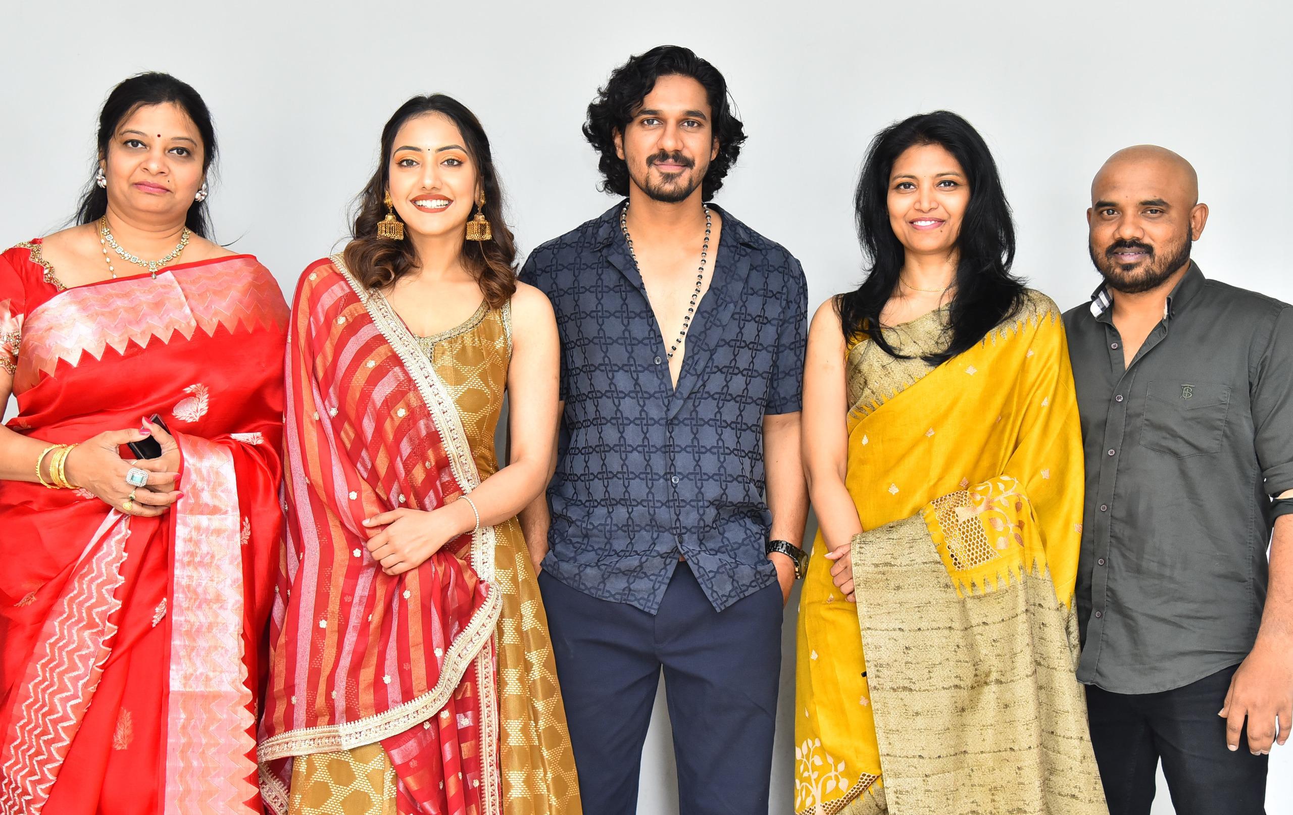 హృదయాలను గెలుచుకుంటున్న 'నిలవే': బాక్సాఫీస్ వద్ద నిశ్శబ్ద విజేతగా సరికొత్త ప్రేమకథ