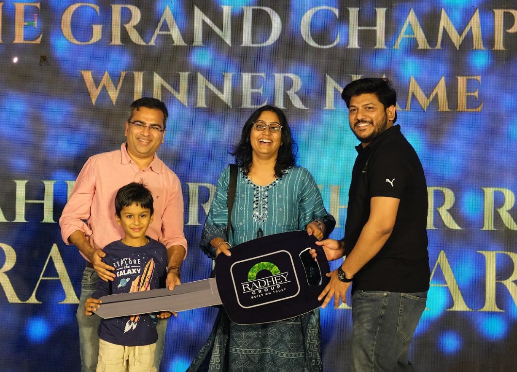 రాధే గ్రూప్ లక్కీ డ్రా సంబరాలు: మహీంద్రా థార్ గెలుచుకున్న అదృష్టవంతులు