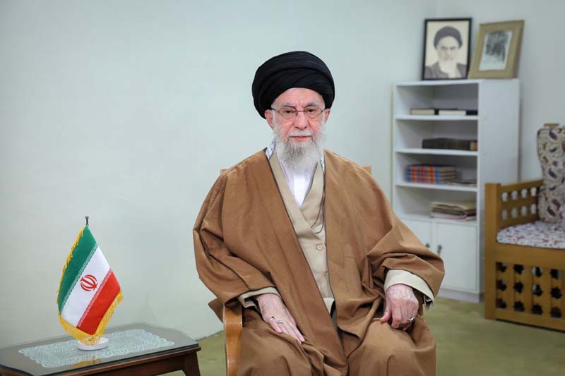 అమెరికా యుద్ధనౌకల కంటే మా ఆయుధాలే శక్తివంతం: ఇరాన్ అగ్రనేత ఖమేనీ హెచ్చరిక